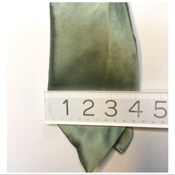 ⭐️NEW⭐️ Soft Green Zipper Necktie 100% Silk (NWOT) - Picture 7 of 7